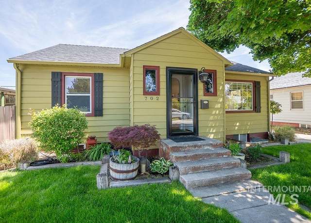 Property at 702 S Opal St, Boise, ID 83705, 3 beds, 2 baths