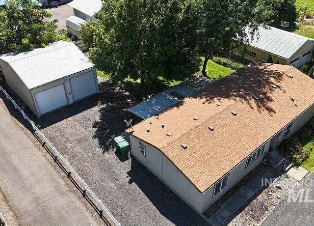 Property at 1832 Grelle Ave, Lewiston, ID 83501, 4 beds, 2 baths
