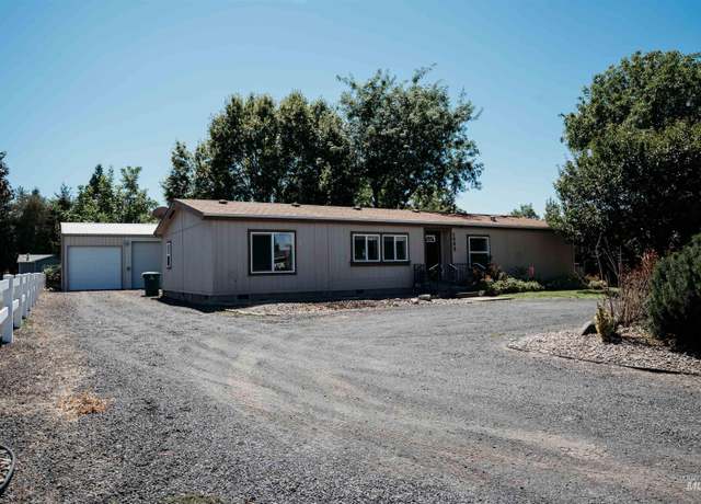 Property at 1832 Grelle Ave, Lewiston, ID 83501, 4 beds, 2 baths