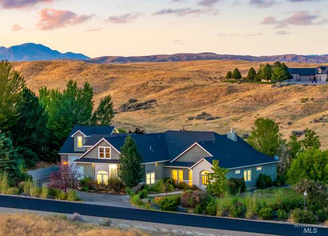 Property at 11950 W Deep Canyon Dr, Star, ID 83669-5700, 5 beds, 4 baths