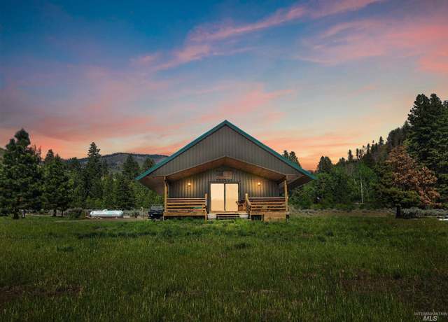 Property at 2267 Private Rd 1, Cambridge, ID 83610, 2 beds, 1.5 baths