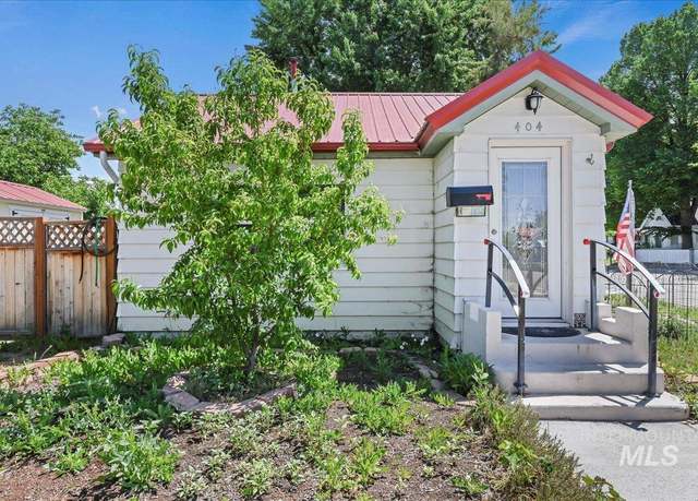 Property at 404 W 5th St, Weiser, ID 83672, 1 bed, 1 bath