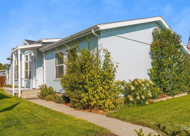 Property at 2223 N Iris Ln, Boise, ID 83704, 3 beds, 2 baths
