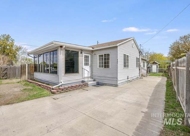 Property at 884 Sparks St, Twin Falls, ID 83301, 4 beds, 2 baths