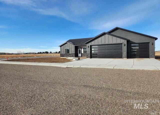 Property at 1521 Parker Dr, Rupert, ID 83350, 4 beds, 2 baths