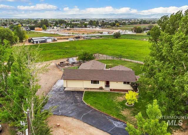 Property at 368 W King Rd, Kuna, ID 83634, 3 beds, 2 baths