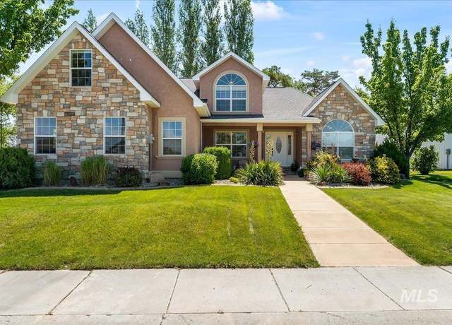 Property at 1111 Cole St, Kimberly, ID 83341, 5 beds, 4 baths
