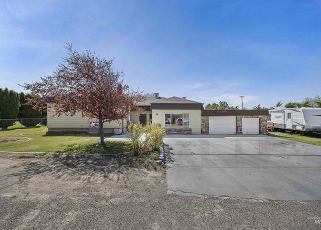 Property at 2641 Sunset Dr, Heyburn, ID 83336, 4 beds, 1.5 baths