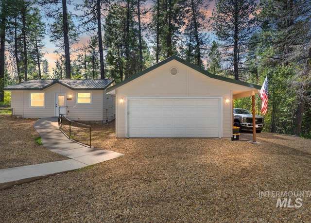 Property at 104 Sky Ridge Dr, Garden Valley, ID 83622, 3 beds, 2 baths
