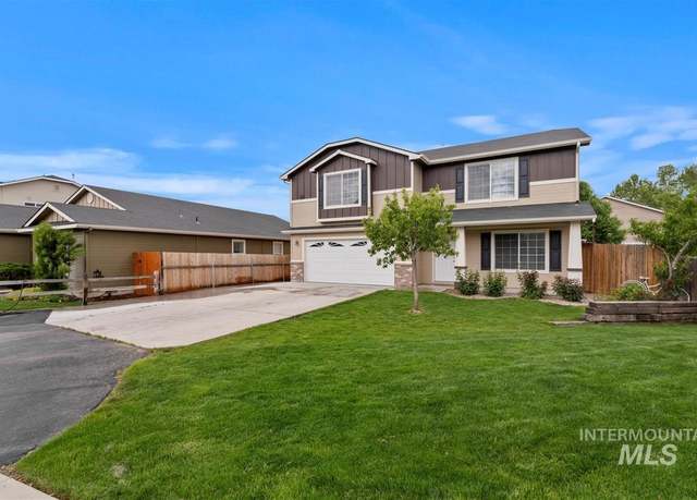 Property at 10028 W Lincroft St, Boise, ID 83704, 3 beds, 3 baths