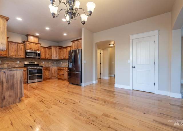 Property at 6023 S Augustine Ave, Boise, ID 83709, 4 beds, 2 baths