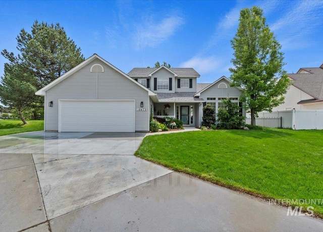 Property at 10473 W Gloxinia St, Star, ID 83669, 3 beds, 2.5 baths