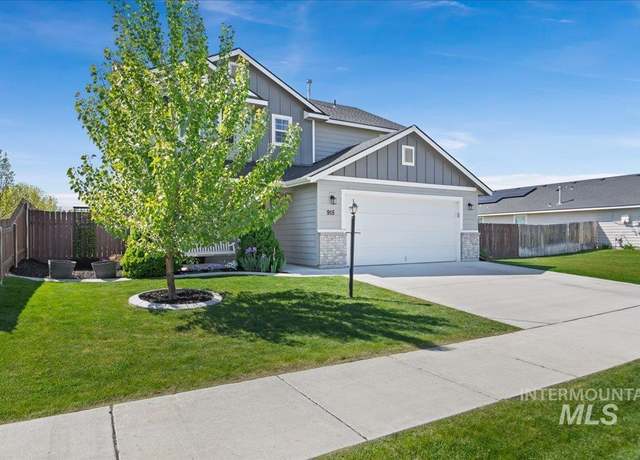Property at 915 Ione Ave, Middleton, ID 83644, 4 beds, 2 baths
