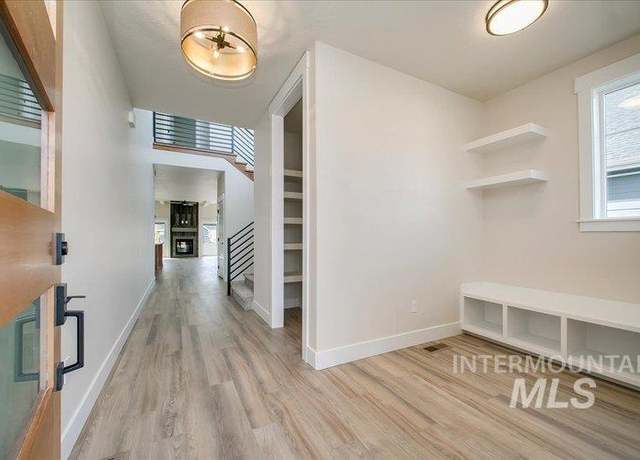 Property at 7818 Flathead Lake St, Eagle, ID 83616, 3 beds, 3 baths
