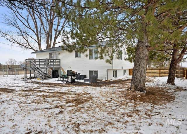 Property at 3773 N 2250 E, Filer, ID 83328, 6 beds, 3 baths