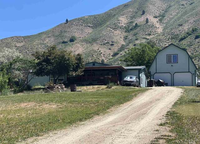 Property at 135 Mores Creek Rim Rd, Boise, ID 83716, 3 beds, 2 baths