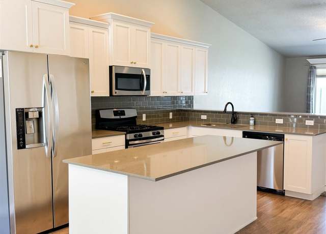 Property at 2212 E Ringneck St, Meridian, ID 83646, 3 beds, 2 baths