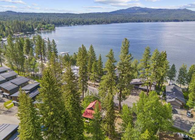 Property at 312 W Lake St, Mccall, ID 83638, 2 beds, 1 bath