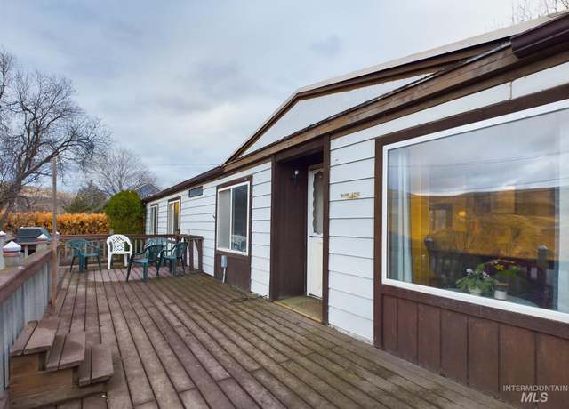 Property at 314 Pierce St, Asotin, WA 99402, 3 beds, 2 baths
