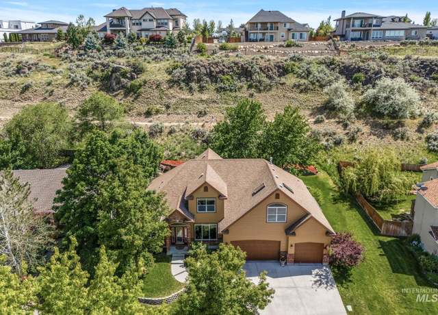 Property at 6498 S Lodgepole Pl, Boise, ID 83716, 4 beds, 2.5 baths