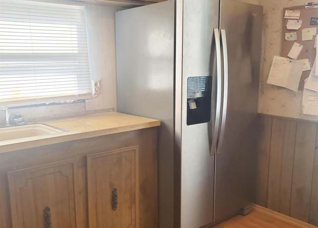 Property at 198 South Hls #9, Twin Falls, ID 83301-0000, 2 beds, 1 bath