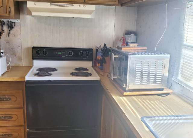 Property at 198 South Hls #9, Twin Falls, ID 83301-0000, 2 beds, 1 bath