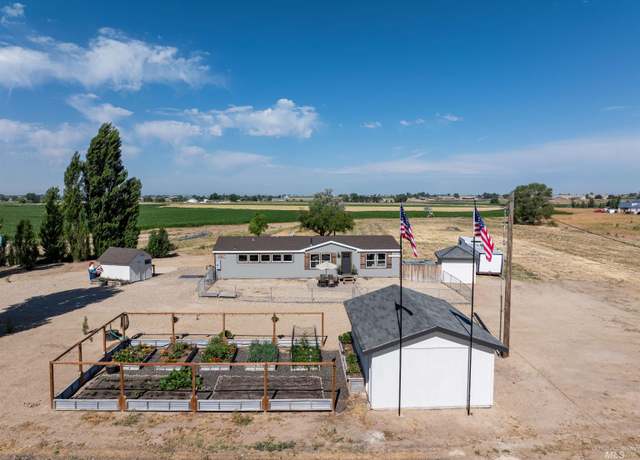 Property at 26531 Middleton Rd, Middleton, ID 83644, 3 beds, 2 baths