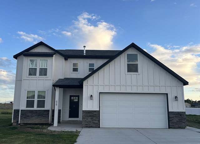 Property at 629 Manning Cir, Paul, ID 83347, 4 beds, 2.5 baths