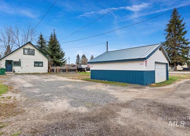 Property at 121 S Main St, Cascade, ID 83611, 3 beds, 2 baths