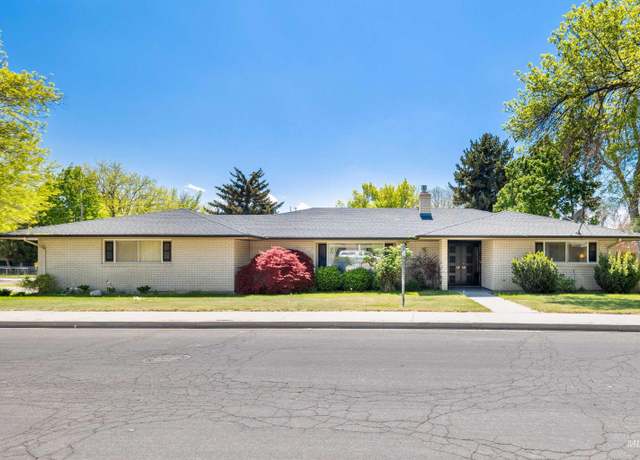 Property at 2138 Hillcrest Dr, Twin Falls, ID 83301, 2 beds, 2 baths