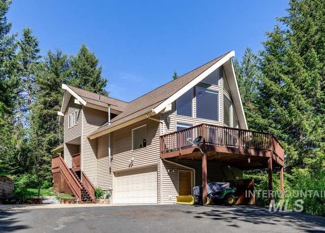 Property at 1418 Four Mile Rd, Viola, ID 83872, 4 beds, 2.5 baths