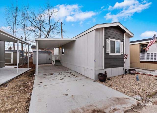 Property at 208 E 44th St #5, Garden City, ID 83713, 2 beds, 1 bath