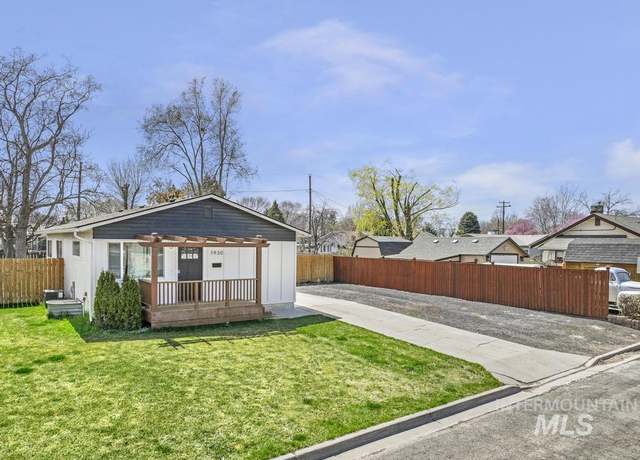 Property at 1930 Poplar Ave, Twin Falls, ID 83301, 5 beds, 3 baths