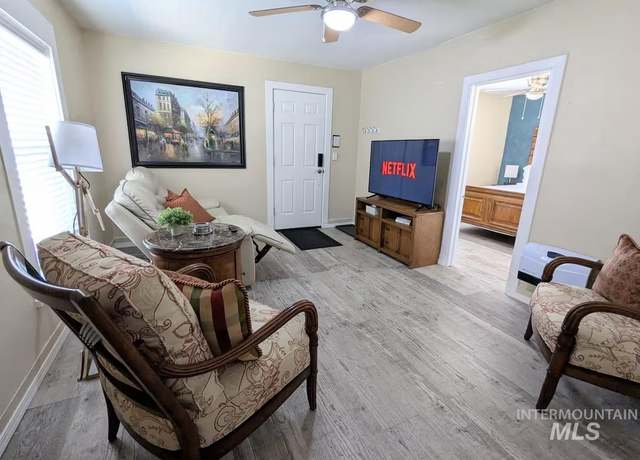 Property at 615 SE 6th St, Ontario, OR 97914, 3 beds, 1 bath