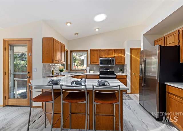 Property at 11533 W Jenilyn Ct, Boise, ID 83713, 4 beds, 2 baths