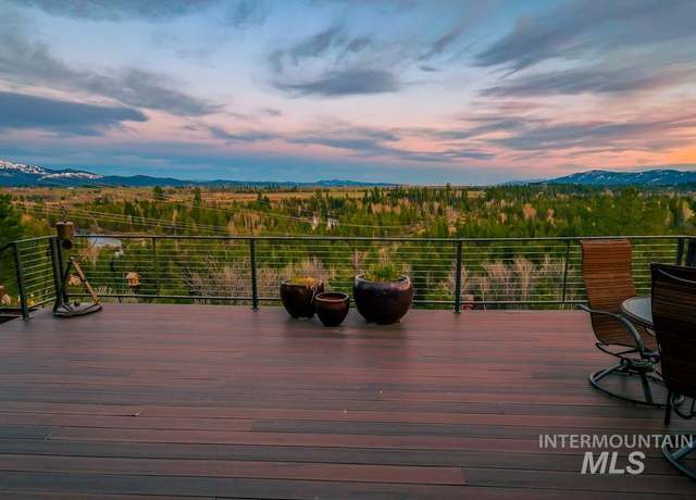 Property at 986 Valley Rim Rd, Mccall, ID 83638, 3 beds, 2 baths