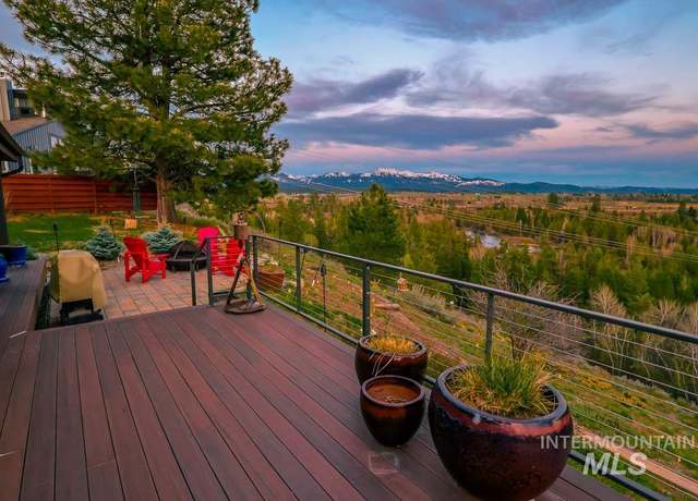 Property at 986 Valley Rim Rd, Mccall, ID 83638, 3 beds, 2 baths