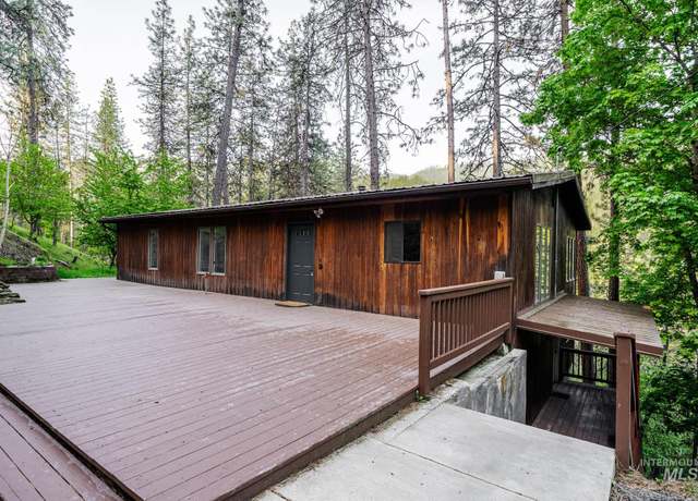 Property at 905 Dewey Ave, Orofino, ID 83544, 3 beds, 2 baths