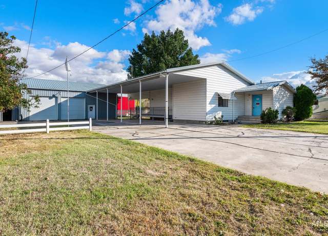 Property at 3507 10th St, Lewiston, ID 83501, 2 beds, 2 baths