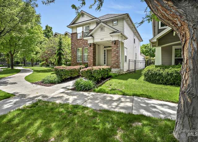 Property at 4871 E Arrow Junction Dr, Boise, ID 83716, 4 beds, 2.5 baths