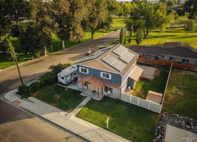 Property at 1204 7th St N, Nampa, ID 83687, 4 beds, 3 baths