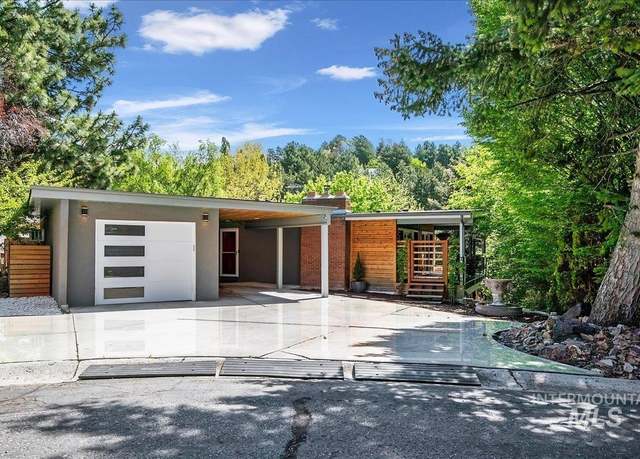 Property at 3108 Ridgeway Dr, Boise, ID 83702, 4 beds, 2.5 baths