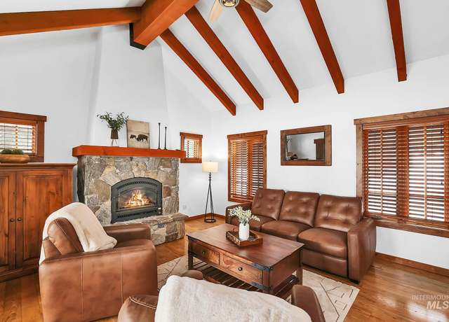 Property at 9 Rock Creek Ct, Donnelly, ID 83615, 2 beds, 2 baths
