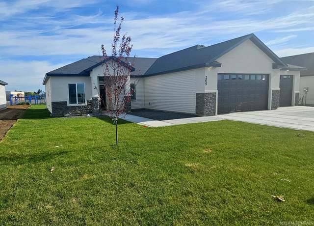 Property at 205 W 13th Ave, Jerome, ID 83338, 4 beds, 2 baths