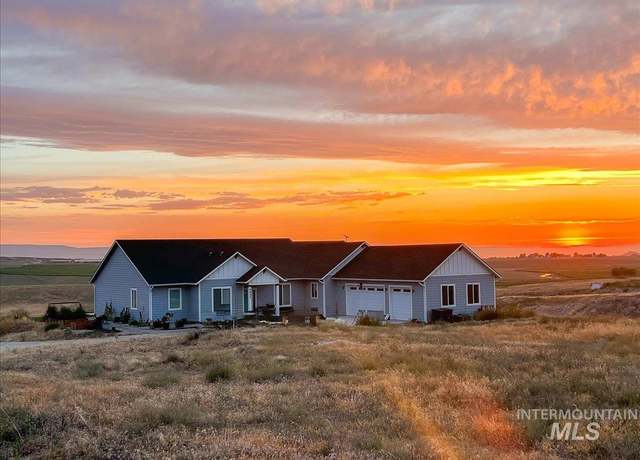 Property at 9805 Salmon Ridge Pl, Nampa, ID 83686, 4 beds, 2.5 baths