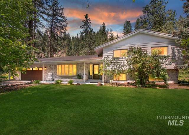 Property at 14 Cougar Ln, Boise, ID 83716, 4 beds, 2.5 baths