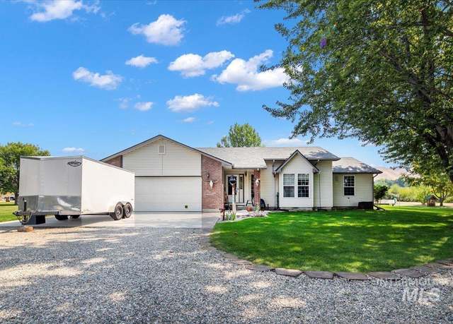 Property at 1510 Laurel Ct, Emmett, ID 83617, 3 beds, 2 baths