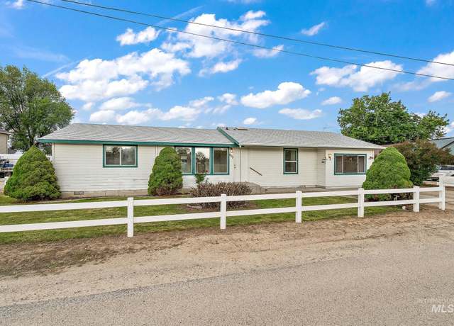 Property at 607 S State, Nampa, ID 83686-6643, 2 beds, 2 baths
