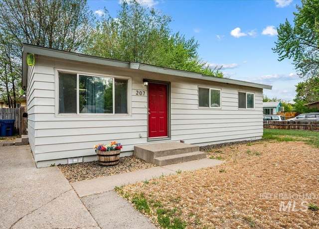 Property at 207 N 4th W, Mountain Home, ID 83647, 3 beds, 1 bath