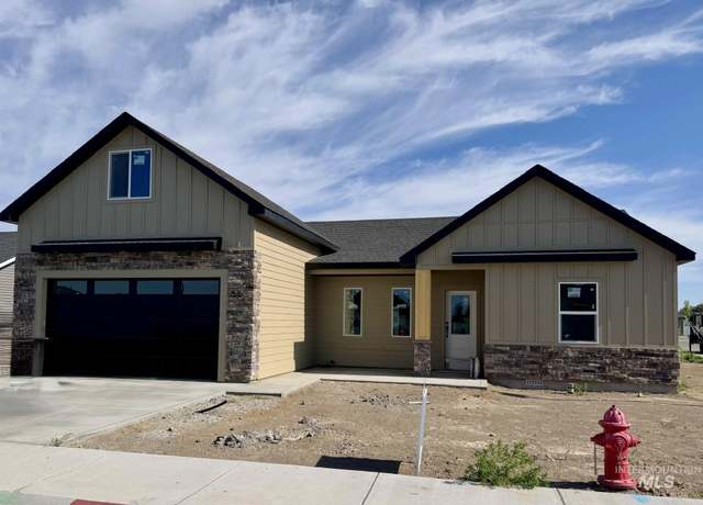 Property at 1102 13th St, Rupert, ID 83350, 4 beds, 2 baths